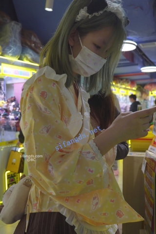  (BC-AA-457)日式女仆小姐姐逛街..黑丝吊带袜白内弯腰CD