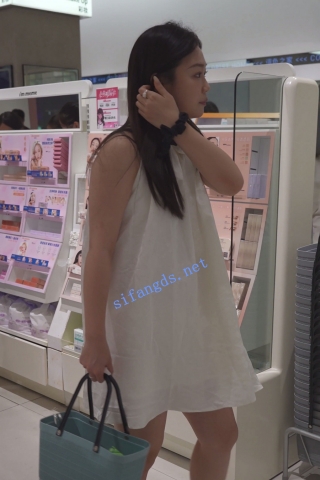 (BC-AA-574)美妆店宽松裙小姐姐..低头看镜头差点被发现