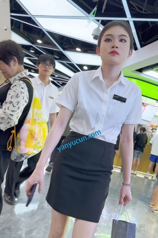 trump1426【KFC】前台OL中午吃饭·制服短裙肉色丝袜·红色内内前后CD