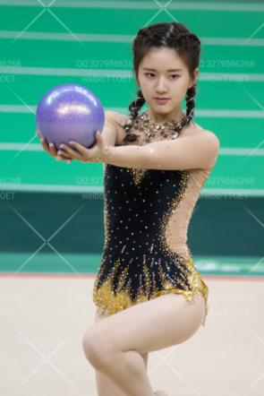 赵露思肉丝体操服写真