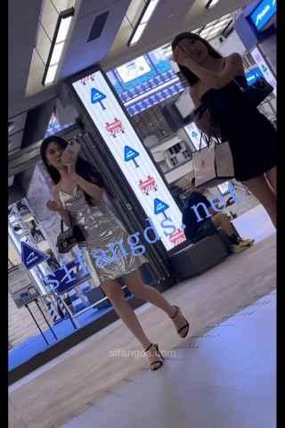 【CDCD】001.一箭双雕黑色包臀裙和银色闪光裙子骚货