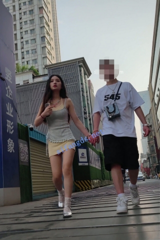 CS066【CSCD】黄色包臀裙极品美女和男朋友出来吃饭，黑色内