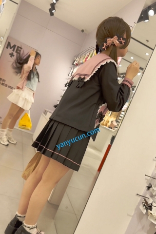 trump1385【KFC】JK制服萌妹和闺蜜逛街·可爱甜美系·淡灰色内内前后CD